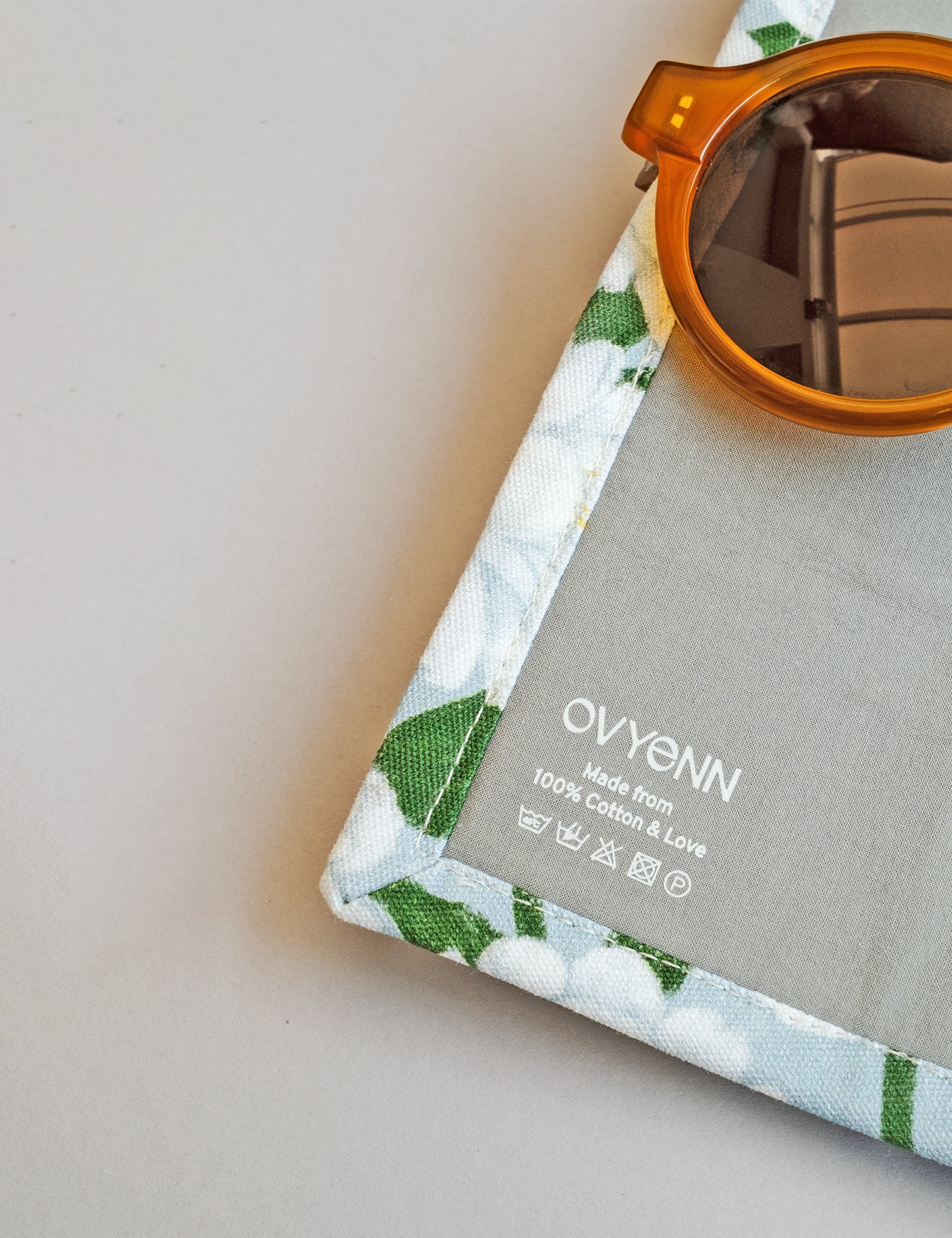 Cotton Eyewear Pouch · Camellia